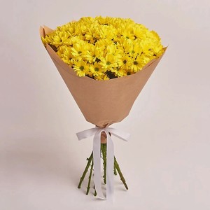 AZALIANOW ЦВЕТЫ. ПОДАРКИ. ДЕКОР Букет из 15 кустовых желтых хризантем ромашек в крафт-бумаге, Букеты и композиции из живых цветов могут на несколько тонов отличаться от изображений. Часть цвета искажается в зависимости от настроек эк в Летуале