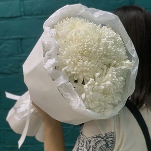 ЦВЕТЫ МИШКИ Букет 5 белых хризантем, 1 шт. в Летуале