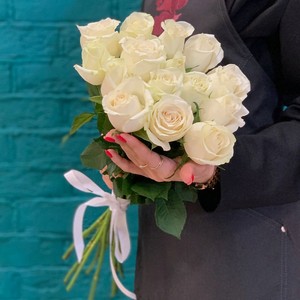 ЦВЕТЫ МИШКИ Букет из 15 белых роз, 1 шт. в Летуале